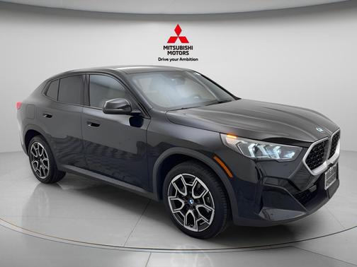 Black Sapphire Metallic 2025 BMW X2 xDrive28i
