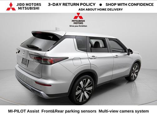 Alloy Silver Metallic 2025 Mitsubishi Outlander SE 2.5 2WD