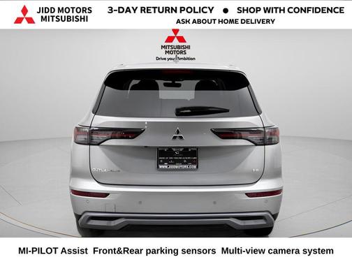 Alloy Silver Metallic 2025 Mitsubishi Outlander SE 2.5 2WD