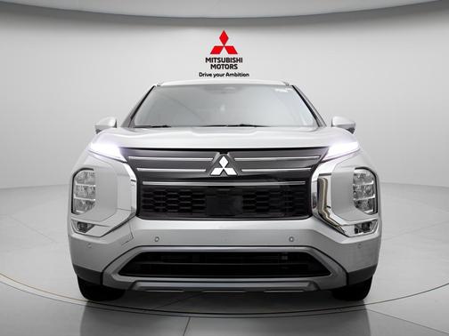 Alloy Silver Metallic 2025 Mitsubishi Outlander SE 2.5 2WD