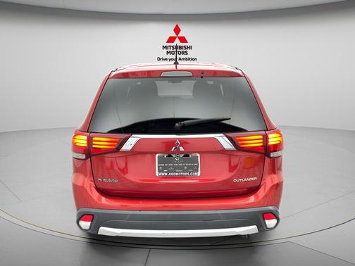 Rally Red Metallic 2016 Mitsubishi Outlander ES