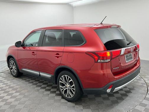 2016 Mitsubishi Outlander ES