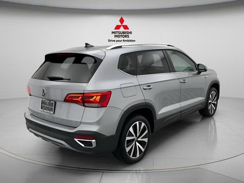 Pyrite Silver Metallic 2024 Volkswagen Taos SE FWD