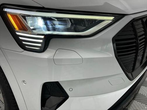 2021 Audi e-tron Premium
