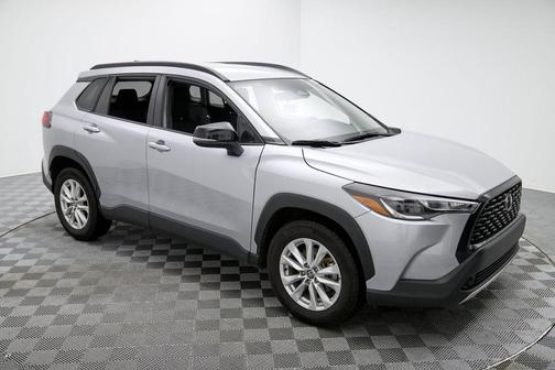 2025 Toyota Corolla Cross LE