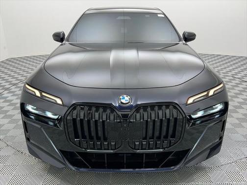 2023 BMW 760 i xDrive
