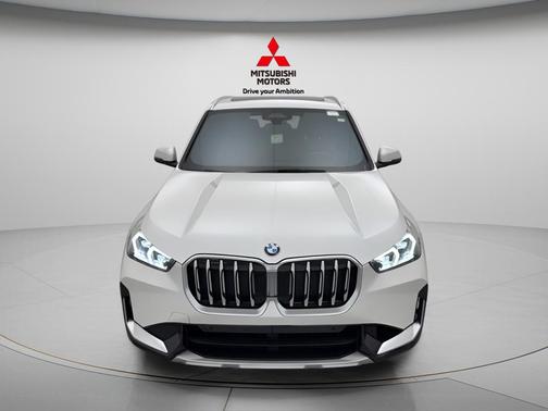 Mineral White Metallic 2025 BMW X1 xDrive28i