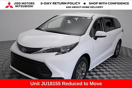 2024 Toyota Sienna LE