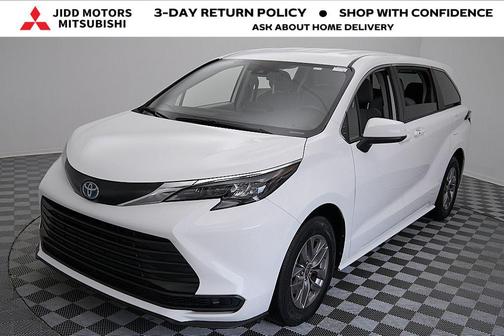 2024 Toyota Sienna LE