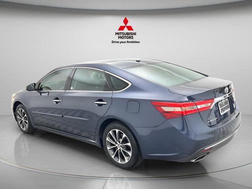 Parisian Night Pearl 2018 Toyota Avalon XLE Premium
