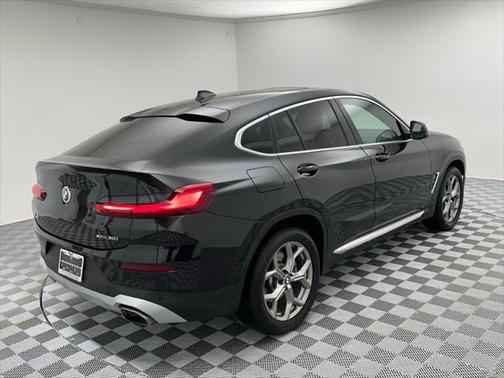2024 BMW X4 xDrive30i