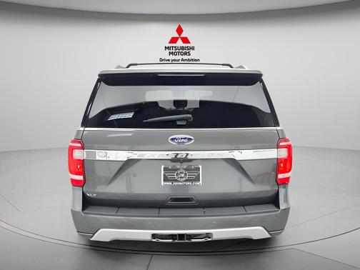 MAGNETIC METALLIC 2018 Ford Expedition XLT