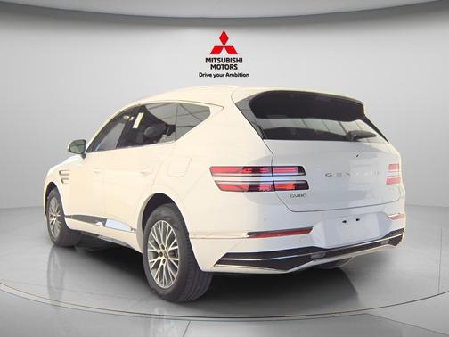 Uyuni White 2026 Genesis GV80 2.5T