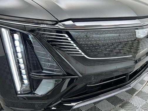 2024 Cadillac LYRIQ Sport