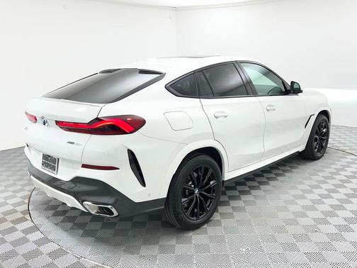 Alpine White 2025 BMW X6 xDrive40i