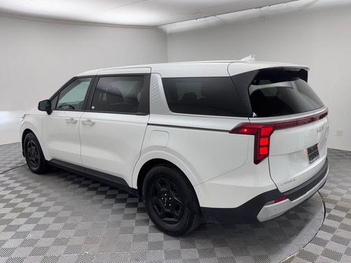 Snow White Pearl 2025 Kia Carnival LXS