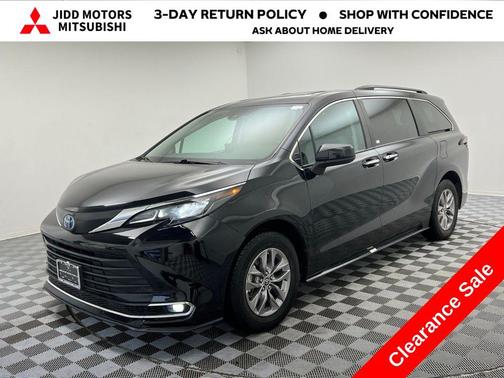 2024 Toyota Sienna XLE