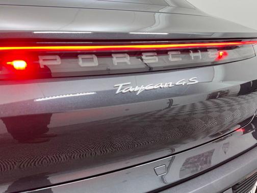 2022 Porsche Taycan 4S