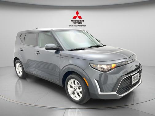 Gravity Gray 2024 Kia Soul LX
