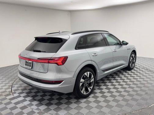 2022 Audi e-tron Premium