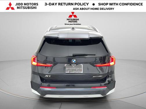 Black Sapphire Metallic 2025 BMW X1 xDrive28i