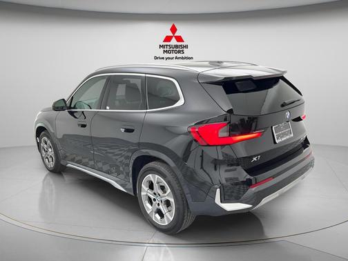 Black Sapphire Metallic 2025 BMW X1 xDrive28i