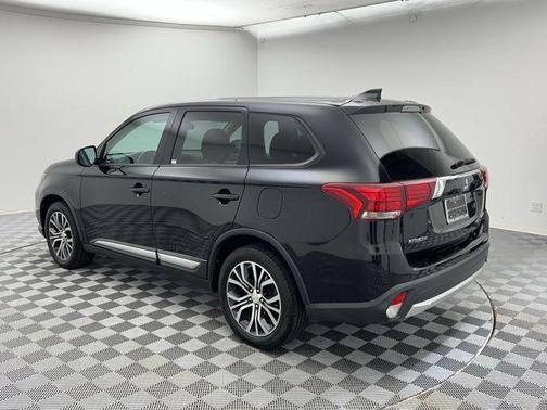 2017 Mitsubishi Outlander ES