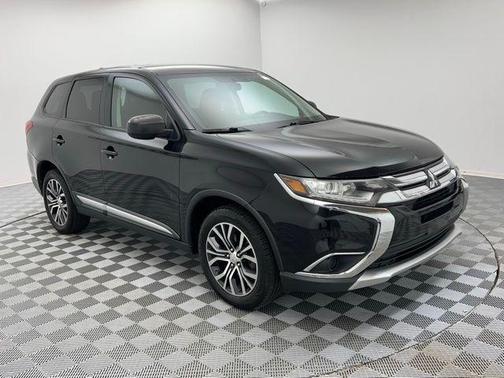 2017 Mitsubishi Outlander ES