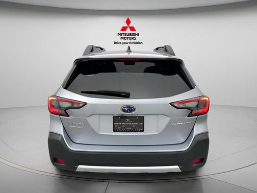 Ice Silver Metallic 2023 Subaru Outback Limited