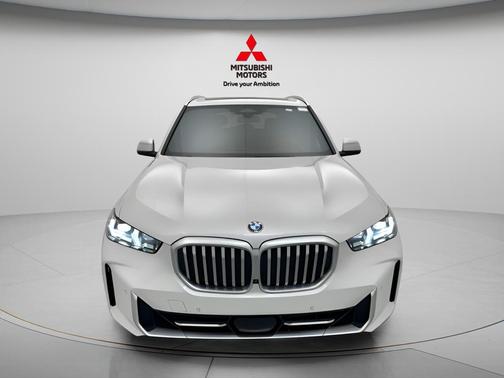 White 2024 BMW X5 xDrive40i