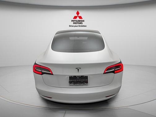 Pearl White Multi-Coat 2020 Tesla Model 3 Standard Range