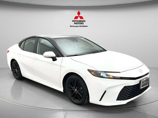 Ice Cap 2025 Toyota Camry LE