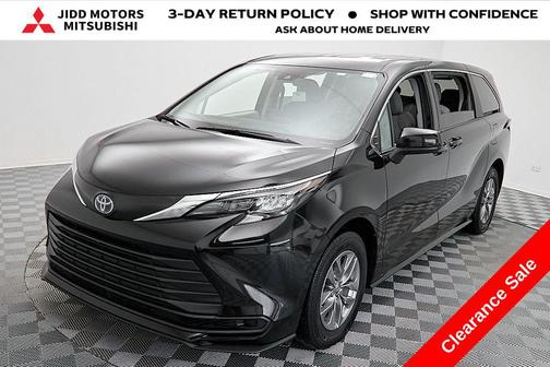 2024 Toyota Sienna LE