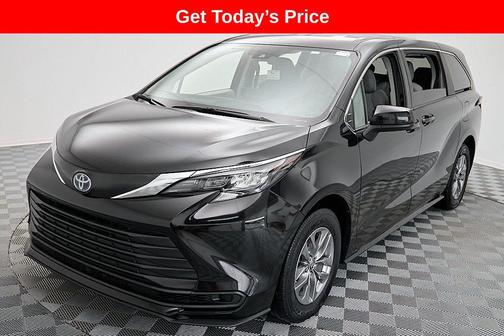 2024 Toyota Sienna LE