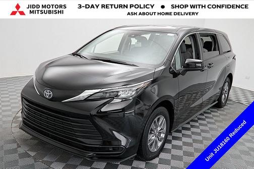 2024 Toyota Sienna LE