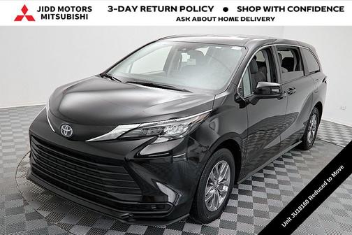 2024 Toyota Sienna LE