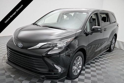 2024 Toyota Sienna LE