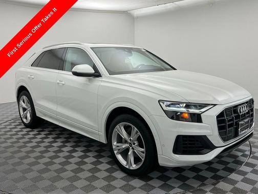 2022 Audi Q8 55 Premium Plus