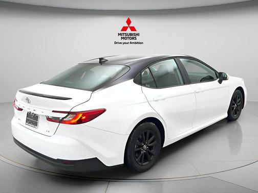 Ice Cap 2025 Toyota Camry LE