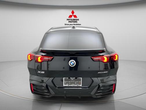 Black 2025 BMW X2 xDrive28i