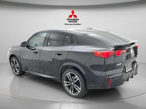 Black 2025 BMW X2 xDrive28i