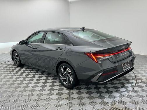 2025 Hyundai ELANTRA SEL
