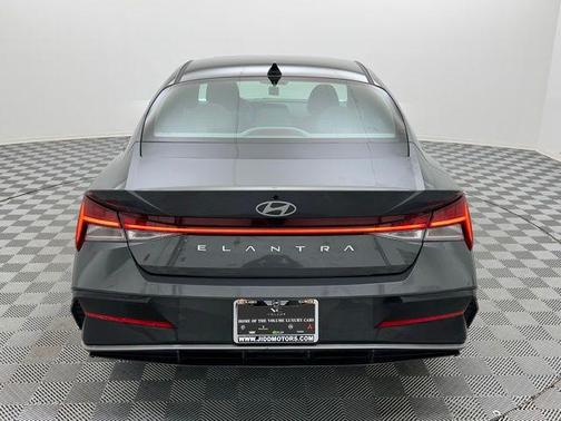 2025 Hyundai ELANTRA SEL