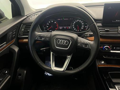 2022 Audi Q5 45 S line Premium