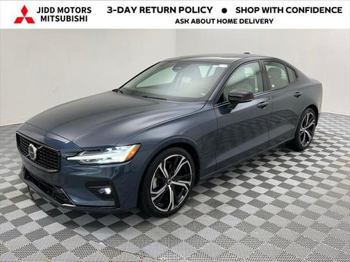 2024 Volvo S60 B5 Core Dark Theme