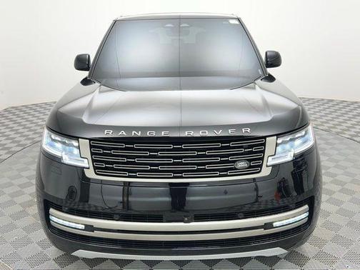 2025 Land Rover Range Rover P550e SE