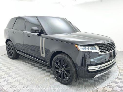 2025 Land Rover Range Rover P550e SE