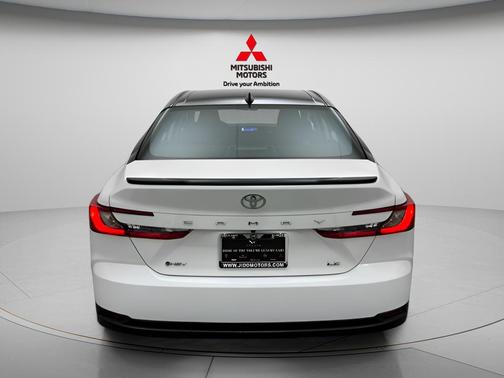 Ice Cap 2025 Toyota Camry LE