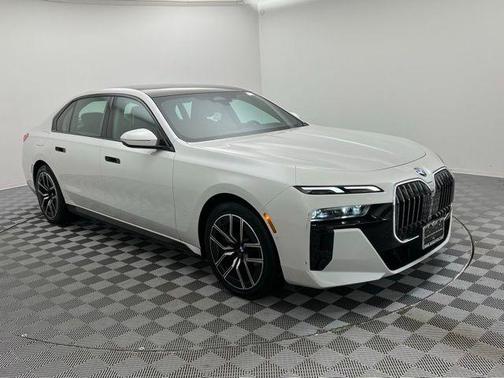 2025 BMW 740 i xDrive