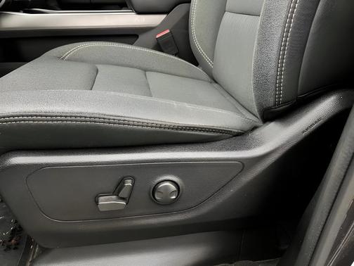 Granite Crystal Metallic Clearcoat 2022 RAM 1500 Big Horn/Lone Star
